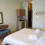 Aparthotel G. Kiapekou 4*