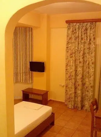 G. Kiapekou 公寓式酒店 3*